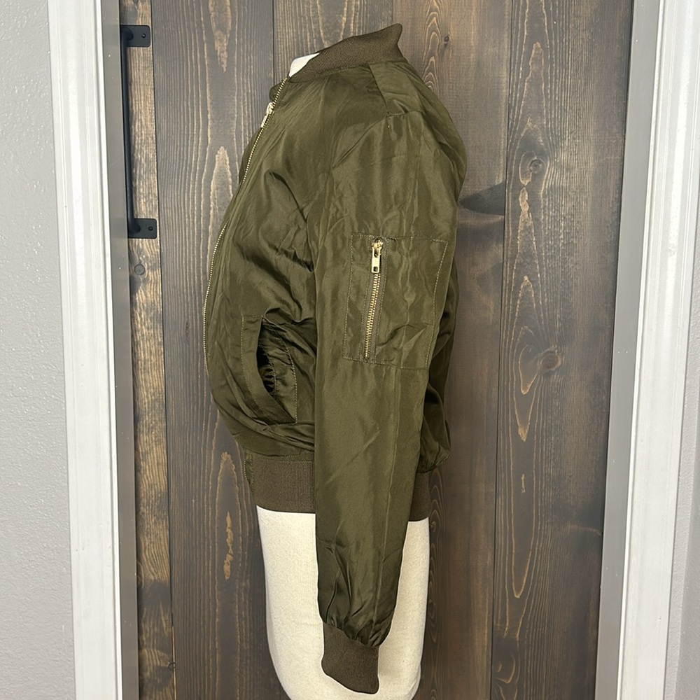 Green Jacket - Picture 4 of 7